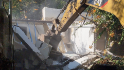 هدم بيت الحاج زكي دحنوس في مدينة يافا 